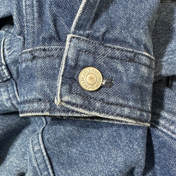 Free People || We the free Now or Never Dark Wash Cropped Denim Jacket Sz Small - Picture 7 of 13